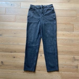 Hollister Ultra-Rise Mom Jean in Black
